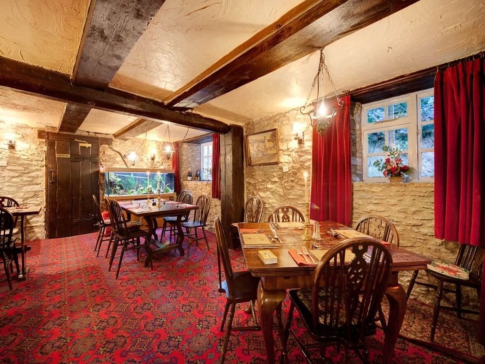 Old Church House Inn นิวตันแอบบ็อต ภายนอก รูปภาพ